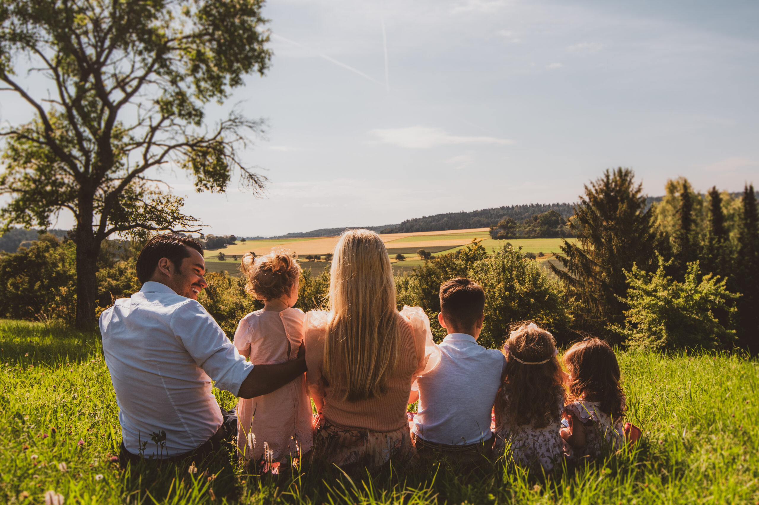 Familienfoto von hinten